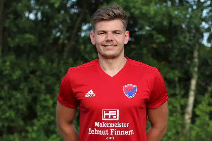 Enzo Simon, der im Herbst 2019 noch für die SV Halstenbek-Rellingen stürmte, gastiert nun im Kummerfelder Trikot beim Hass+Hatje-Cup an seiner früheren Wirkungsstätte.