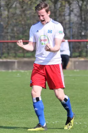 Hier noch beim Torjubel im Trikot des<br>Hamburger SV, möchte Jonas Behounek bald<br>im Norderstedter Jersey feiern.