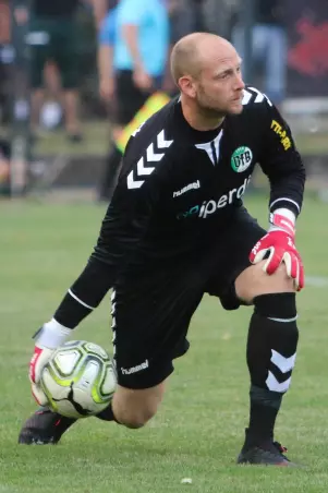 Auch der gebürtige Bad Segeberger Benjamin<br>Gommert, der von 1999 bis 2007, im Herbst<br>2010 und seit dem Sommer 2017 das Tor des<br>VfB Lübeck hütete, verlässt die Lohmühle.