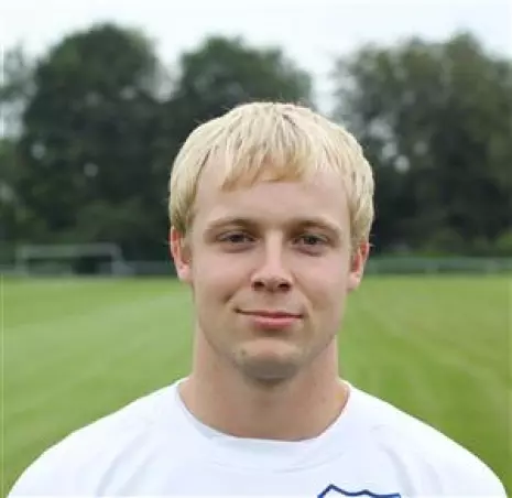 Flog nach zwei Fouls innerhalb von<br>fünf Minuten vom Platz: Union-<br>Akteur Kevin Bliesch. Foto: JSp