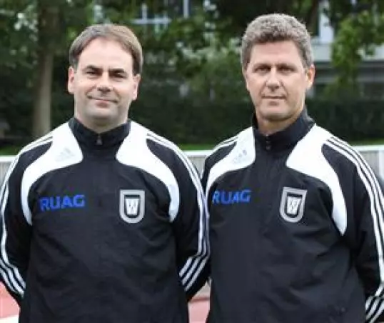 Oliver Berndt (links) und Ingo<br>Desombre sind ab sofort nicht<br>mehr beim Wedeler TSV tätig.