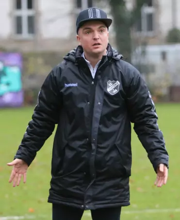 Bezirksliga 6: Stöckigt hört auf, Teutonia 10 auf Trainersuche