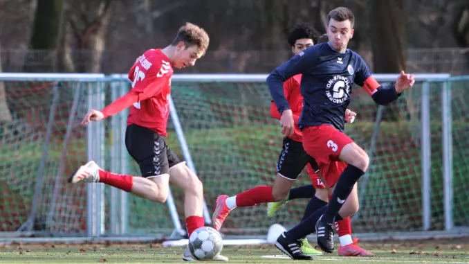 Testspiel: VfL Pinneberg schlägt sich achtbar am Blomkamp