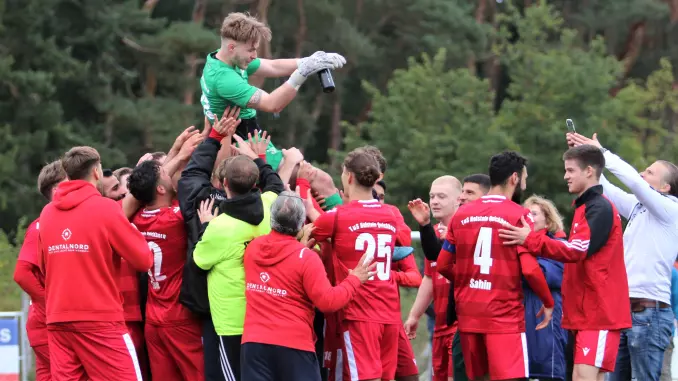 Bezirksliga Nord: TuS Holstein hält Hoffmann-Brüder