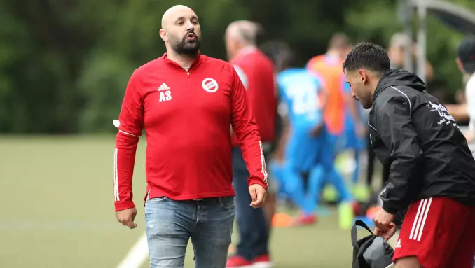 Aktuell: Ahmet Sahin mit Kritik an Platzsperre und Ansetzungen