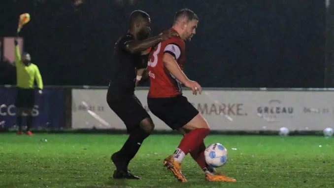 Bezirksliga West: Jan Lüneburg trifft erneut in Blankenese