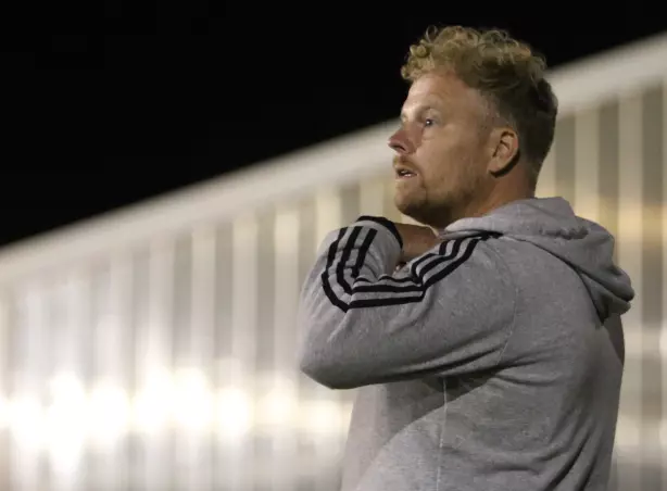 Oberliga: Benjamin Voß trainiert den FC Alsterbrüder