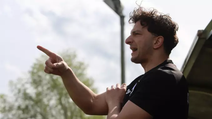 Bezirksliga Nord: TuS Holstein weiter mit Trainer Yener