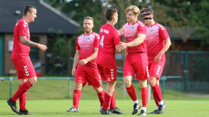 Aktuell: TSV Holm feiert Kreisliga-Aufstieg in Dänemark