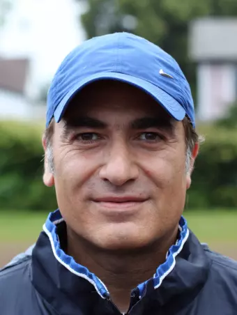 Hört auf: Mustafa Artar.