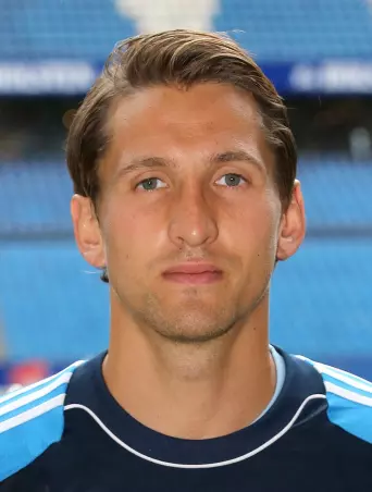HSV-Torwart Rene Adler<br>wehrte beim Elfmeter-<br>schießen in Cottbus gleich<br>zwei Elfmeter ab.