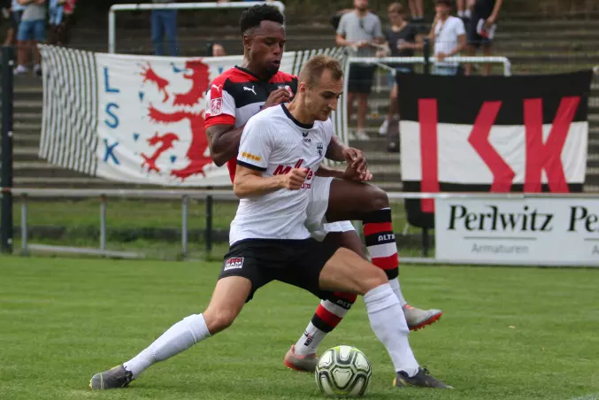 Marian Kunze (links) bleibt dem LSK treu.