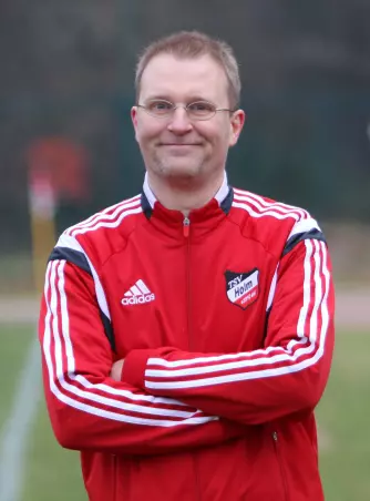Neuer Fußball-Abteilungsleiter beim TSV Holm:<br>Peter Schlegel, der zugleich die Zweite Herren-<br>Mannschaft des Vereins trainiert.