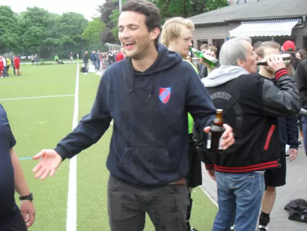 Das Bier hatte er sich redlich verdient: Trainer Mattes Sandhop