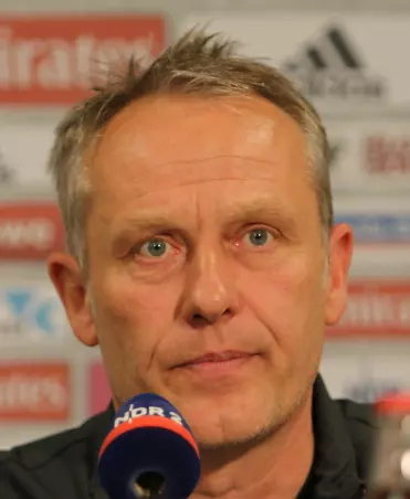 Christian Streich trainierte mit seinen Freiburgern zuletzt<br>vor und nach dem Bundesliga-Spiel beim HSV (1:1 am<br>8. Mai) im Stadion Hoheluft.