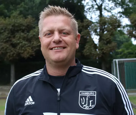 Marco Ritter, Fußball-Abteilungsleiter des VfL 93, kann sich sehr wahrscheinlich darüber freuen, dass gleich zwei der drei Herren-Mannschaften seines Vereins Herbstmeister wurden.