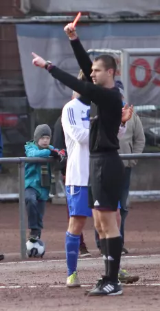 Schiedsrichter Daniel Gawron ging<br>am Dienstagabend kein Licht auf.