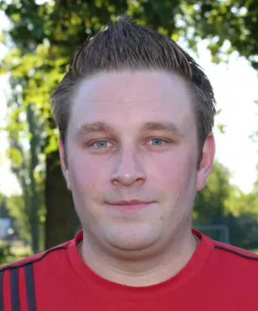 Marcel Reinke, Koordinator Leistungsfußball beim TSV,<br>erklärt die Absage des Pokalspiels gegen Altona.