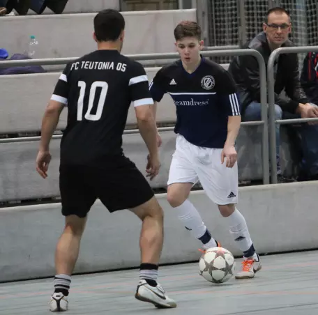 Der Hetlinger A-Jugendliche Celal Arda, der vor Wochenfrist beim „DWA-Cup“ der Sportfreunde Pinneberg zum besten Spieler des Turniers gewählt wurde, ist am Sonntag, 10. Januar erneut in der THS-Halle am Ball.