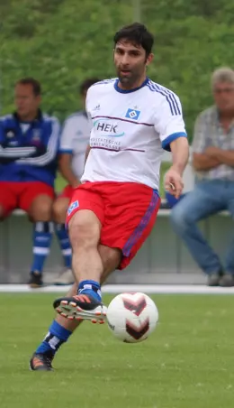 Tritt für die HSV-Altliga beim Hero-Cup<br>in Aktion: Vahid Hashemian.