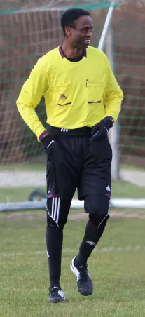 Schiedsrichter Bubacar Djalo.