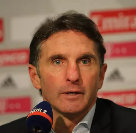 HSV-Trainer Bruno Labbadia werden im Volkspark-Stadion regelmäßig von vielen Anhängern unterstützt. Andere Bundesligisten haben keine so gute Auslastung ihrer Arena.