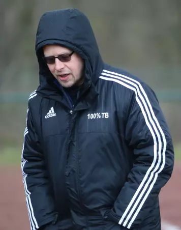 Gibt weiter hundert Prozent für TBS Pinneberg: Trainer<br>Marc Zippel.