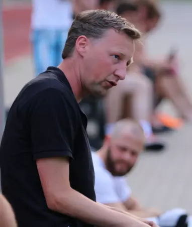 Wurde nach der Meisterschaft in der Kreisliga 8 mit dem<br>1. FC Quickborn in die Bezirksliga Nord eingeteilt: Coach Jan<br>Ketelsen.