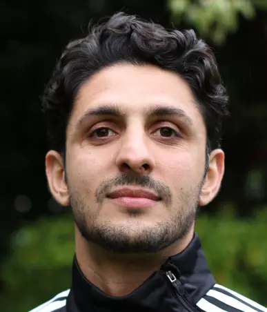Mahdi Habibpur trainiert die Tornescher Frauen,<br>die am Firmen-Turnier teilnehmen.