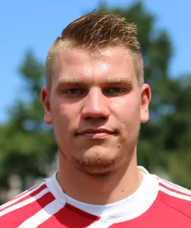 Trieb die Liether Spieler eine Halbzeit lang zur Verzweiflung:<br>Benjamin Peetzke, Torwart von Moorrege II.