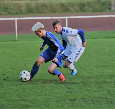 Maikel Papke (SCALA) und Serge Haag (Tornesch) belauern sich