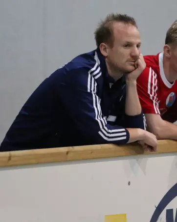Wurde bei seinem zweiten Bert-Meyer-Cup-Start als<br>Trainer erstmals Kreismeister: VfL-Trainer Thorben Reibe.