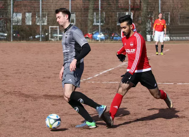 Rasensport-Stürmer Fynn Laut (links) erhielt ein Sonderlob seines Trainers.