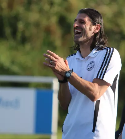 Hat 96-Coach Selcuk Turan am Dienstagabend endlich wieder<br>Grund zum Lachen?