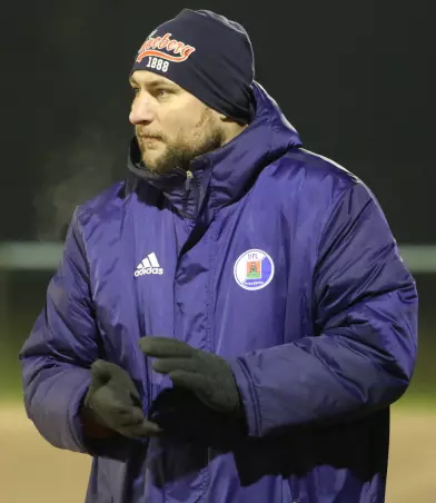 Sucht Neuzugänge: Patrick Bethke, Trainer der VfL-Reserve.