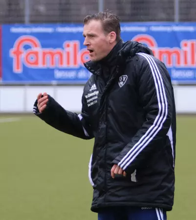 Empfängt am Mittwochabend seinen Ex-Klub Wedeler TSV:<br>Der neue HR-Trainer Heiko Barthel.