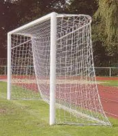 Muss 2,44 Meter hoch sein:<br>Ein Fußball-Tor