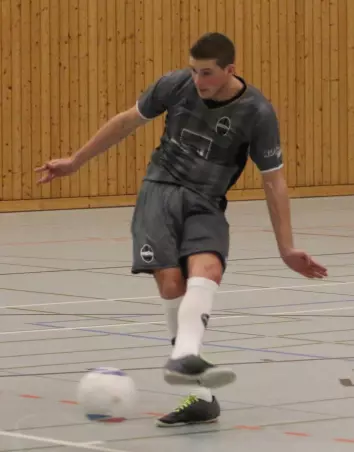 Mats Lennart Enderle und Rasensport Uetersen<br>triumphierte beim 1. Vorturnier des „Bert-Meyer-Cup“.