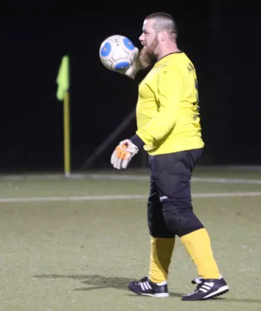 Nun nicht nur Torwart, sondern auch Trainer bei Rissen II:<br>Ingo Berg.