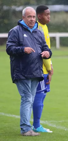SVE-Trainer Jogu Meyer startet mit<br>seinem Team beim Ravo-Cup.