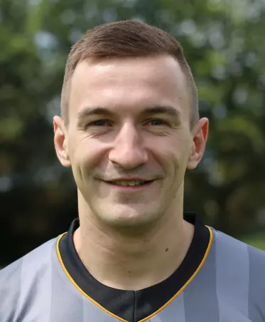 Fungierte in Elmshorn als Rasensport-Spielertrainer: Kirill<br>Shmakov.