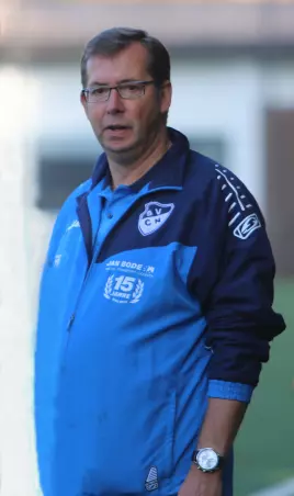 Können Trainer Torsten Henke und seine<br>Curslacker den Titel beim Düneberger<br>Turnier verteidigen?