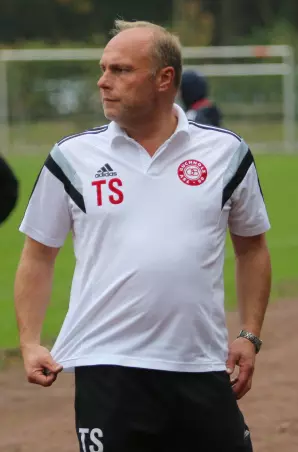 Trainer Thorsten Schneider ist mit seinen<br>Buchholzern der klare Favorit.
