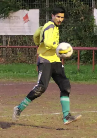 Torwart Sophyan Damaeng und sein BSV 19 II<br>verzichten am Karfreitag auf ihr Heimrecht.