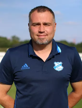 Der Tornescher Co-Trainer Andreas Mandelartz<br>vertrat zum dritten Mal in dieser Saison den<br>verhinderten Chefcoach Stefan Dösselmann ‒ und<br>zum dritten Mal gab es einen Sieg.