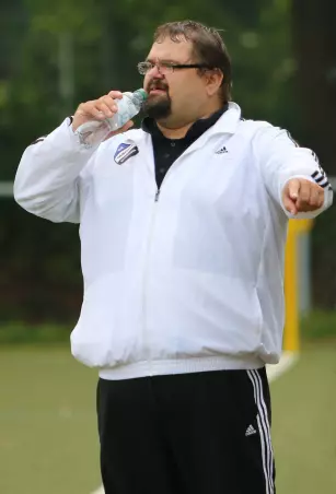 Michael Stegemann konnte sich in seinem letzten<br>Spiel als Trainer von Falke II über einen Sieg freuen.