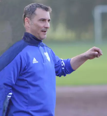 Angelo Hopp, Trainer der NTSV-Vierten, kann sich über drei<br>Neuzugänge freuen.