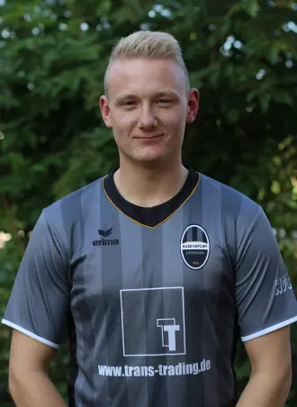 Traf doppelt: Jon Schwertfeger, Torjäger der<br>Rasensport-Reserve.
