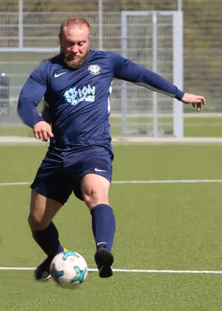 Tanju Basardi verkürzte für Hellas in Bostelbek<br>zum 2:5. Kurz danach kam es zum Abbruch.