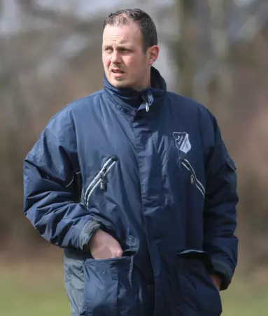 Trainer Patrick Oppermann und seine Borsteler büßen<br>einen 6:1-Sieg ein.